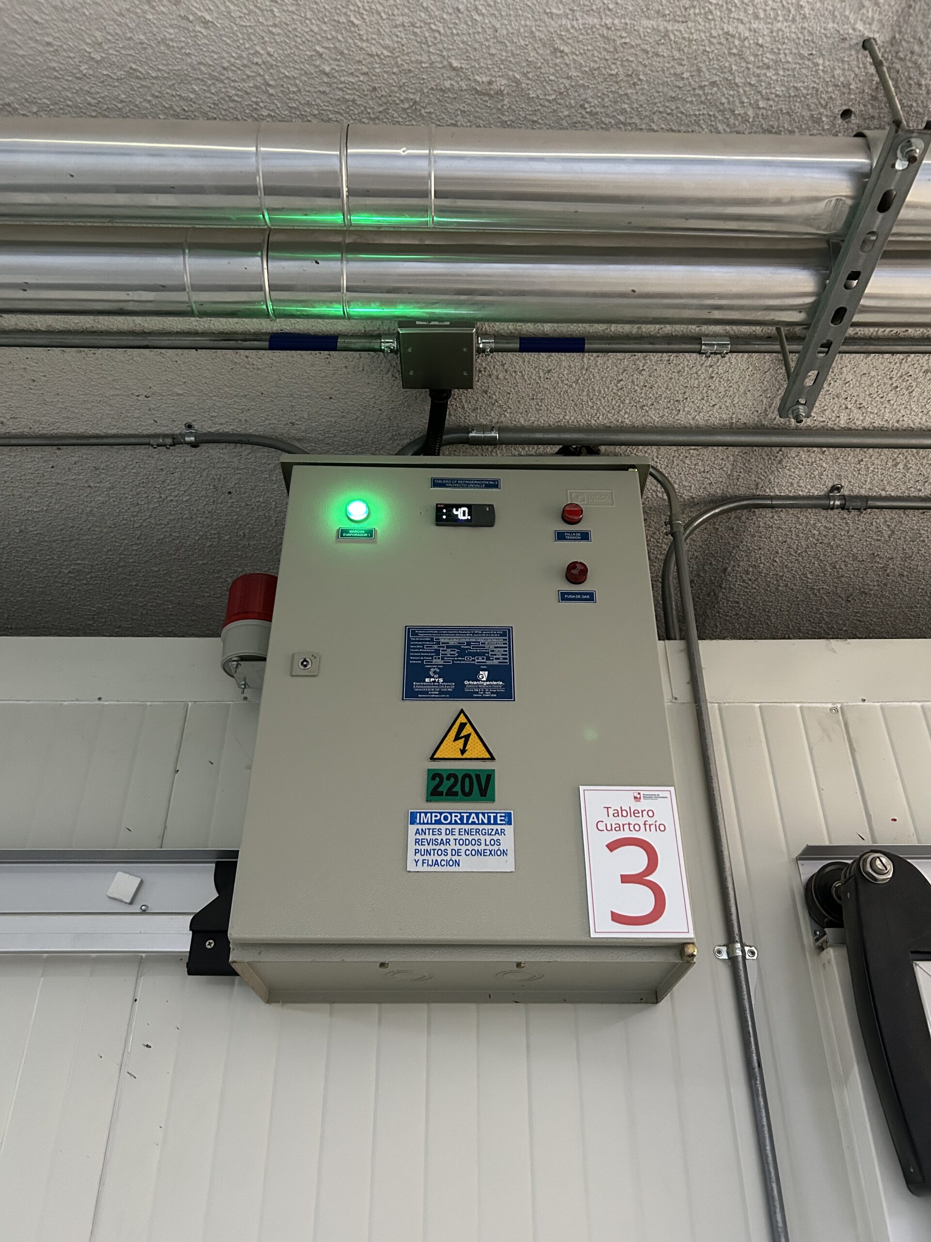 Red eléctrica de cuarto frío instalada por Coltronix